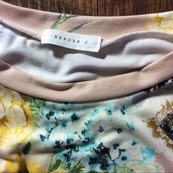 Reborn J floral tunic top size Small pink top - Picture 3 of 5